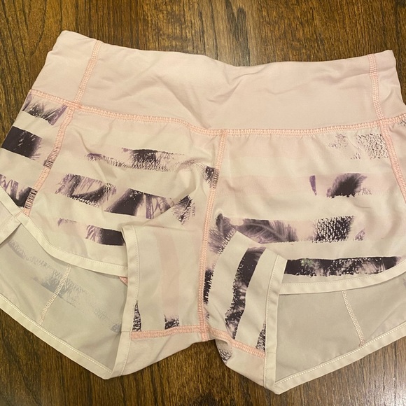 lululemon 2.5” inseam - Picture 1 of 2